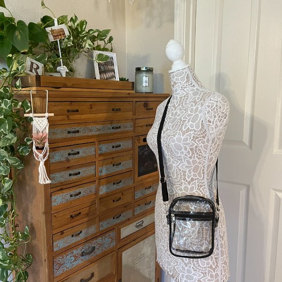 Clear Crossbody Size MD Handbag for Stadium Events - NWT- Unisex - Picture 2 of 9